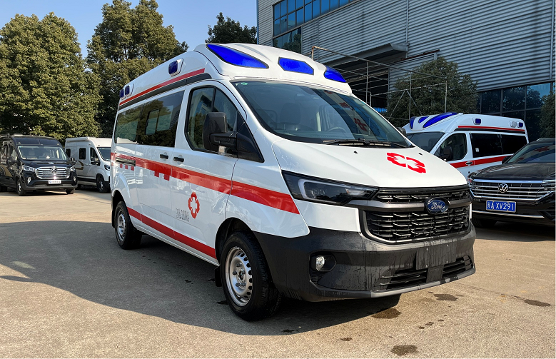 2023版新款福特V362監護型救護車
