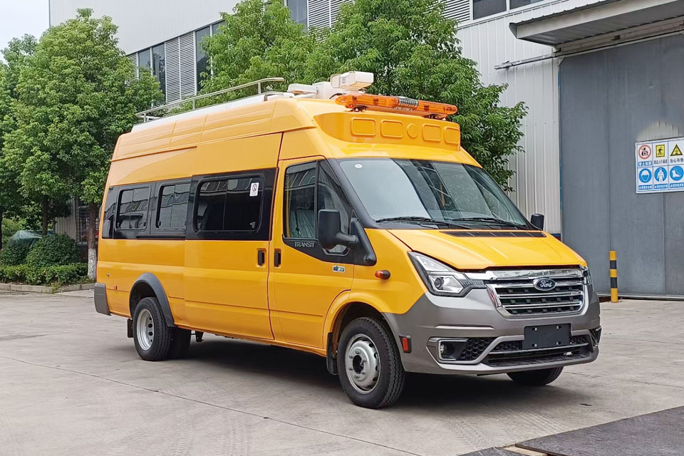 福特V348救險車