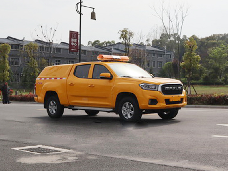大通四驅(qū)皮卡救險(xiǎn)車
