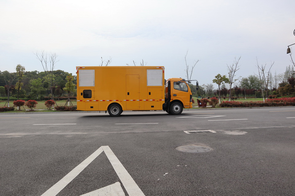 國六東風多利卡電源車1.jpg