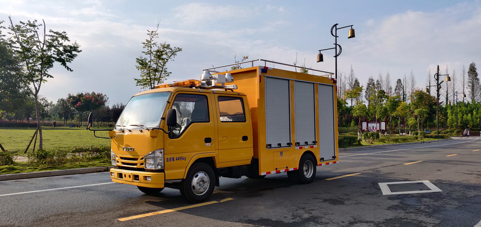 五十鈴雙排救險車2.jpg